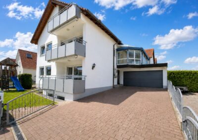***DEMNÄCHST IM ANGEBOT***                                               “LIVING NOW” im geräumigen Haus in Verbindung aus Wohnen und Arbeiten mit eigenem Büro im Untergeschoss mitten in Ludwigsburg-Poppenweiler