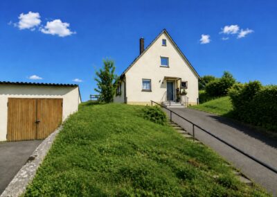 ***DEMNÄCHST IM ANGEBOT***                                                  „LIVING NOW“ im eigenen Familientraum Einfamilienhaus. Freistehendes Haus in Affalterbach sucht neue Bewohner mit handwerklichem Geschick.